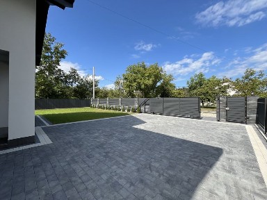 Продається готовий до проживання будинок в Крихівцях