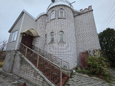 С бомбоубежищем. Читайте до конца. Левый берег. Сдам с ремонтом, гараж