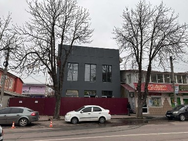 Оренда фасадної будівлі 306,7м поруч з ринком