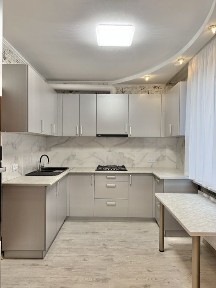 Продаж великої квартири на Макулані