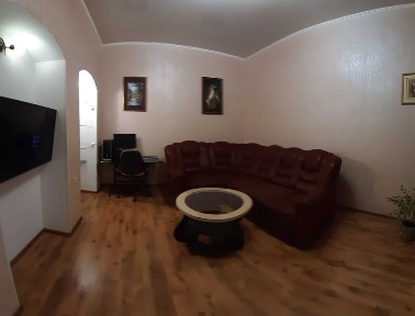 Продам трикімнатну квартиру.