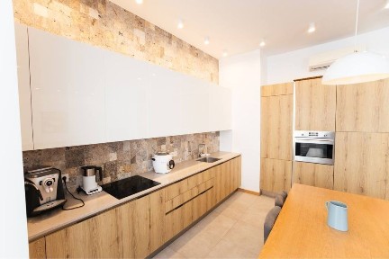 Київ, Печерський, вулиця Антоновича 19/21 із