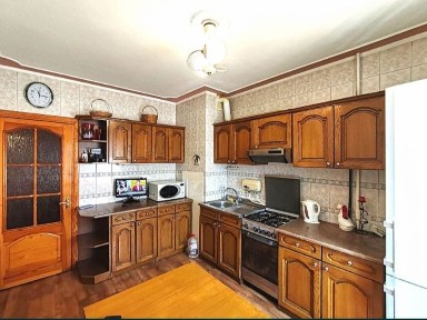 Продам 3ком. кв. Победа-4 район Кодака пр. Героев с ремонтом мебелью vk