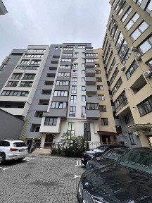 Продаємо 2х кімнатну квартиру неподалік від Центру