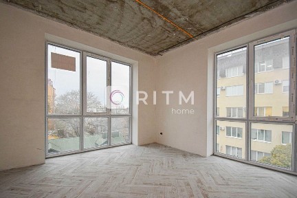 2-к. квартира 62 м2 з ремонтом, і/о та балконом в новобудові