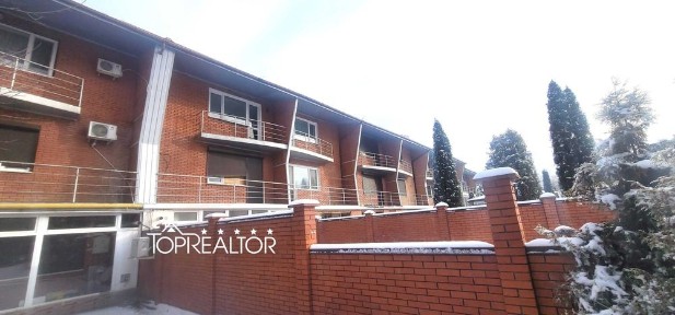 У продажі затишний таунхаус з виходом на Журавлівське водосховище!