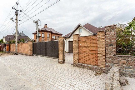 Лісники купити будинок 15 соток є цоколь ГАЗ купить дом под Киевом