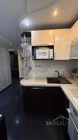 Чаривная, трехкомнатная квартита