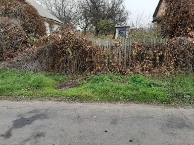 Продається будинок з земельною ділянкою на березі р. Дніпро