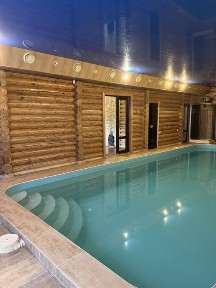 301 Зруб з бассейном та лазнею
