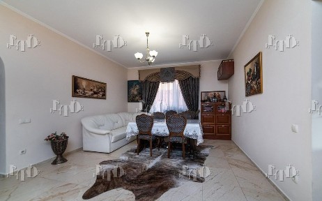 Здам 2-поверховий будинок з бомбосховищем OM