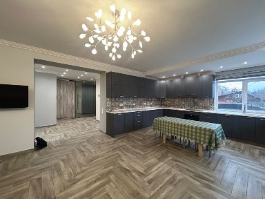 Стоянка, Будинок 4 кімнати, Гараж, сауна, Укриття 10 соток