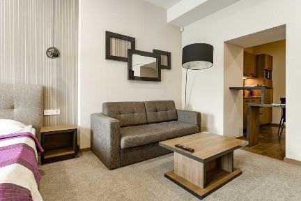 Стильна студія 55 м² у центрі Києва біля Майдану | Генератор | Укриття