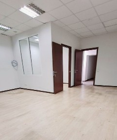 Без комиссии. Два кабинета. 1 этаж.