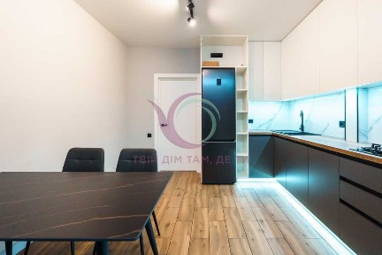 1-к. квартира з кухнею-студією біля озера в ЖК «Липки»