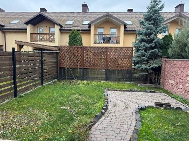 Оренда затишного котеджу в чудовій локаціі район 12 школи.