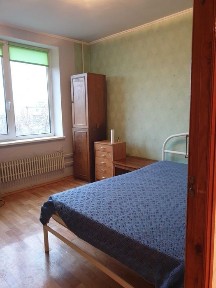 Сдам 2 комнатную квартиру. Без коммунальных услуг.