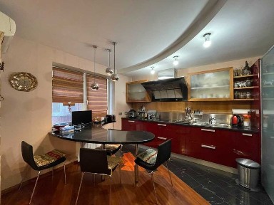 Продаж 5 кім квартири 233 кв. м. вул. Ахматової, 13, поверх 5-6