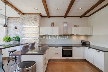 Киев, Кудряшова ул., 16