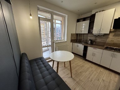 Газ! Засклений балкон! Податки - 2% вул. Київська