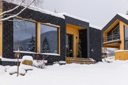 Комплекс з двох котеджів в Татарові, готовий бізнес