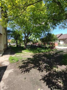 Продам/здам квартиру 90,4кв. м з земельною ділянкою