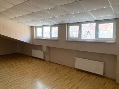 Продається фасадне приміщення біля патрульної поліції і Аристократу