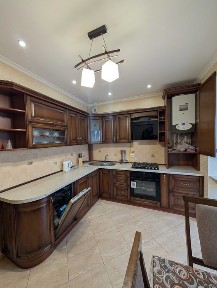 Оренда просторої Трикімнатної квартири біля Veles Mall RR