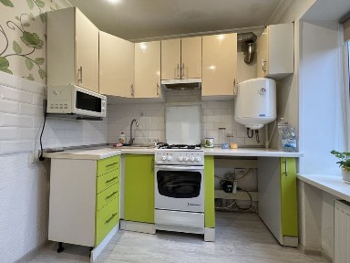 Продам хорошу 1 кімнатну квартиру в центрі міста Узина