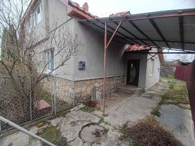 3-Х КІМНАТНИЙ, РЕКОНСТРУЙОВАНИЙ будинок поблизу ЦЕНТРУ, хороша локація