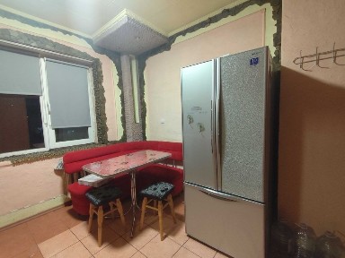 Корольова просп., 4. Три спальні. Газ, низький поверх. На довгий термі