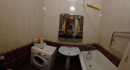 Сдам большую квартиру у метро.