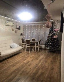 Продам двоповерховий цегляний будинок