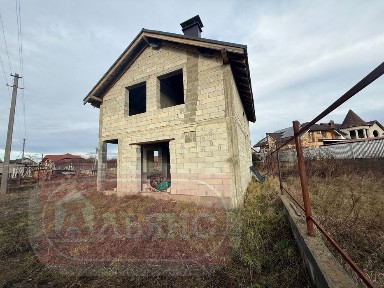 Продається недобудова на земельній ділянці в с. Минай