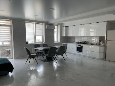 Продам видовую 3-комнатную в новом доме