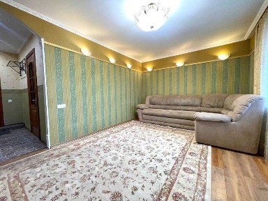 3 км квартира на Коцюбинського з автономним опаленням та євроремонтом