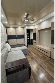 Продам 2 комнатную квартиру Гвардейцев Широнинцев