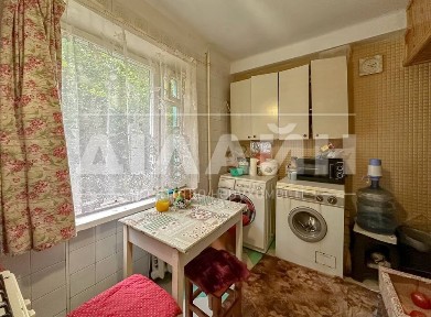 Гарна Локація! 3кімн. квартира на Лахтинській.