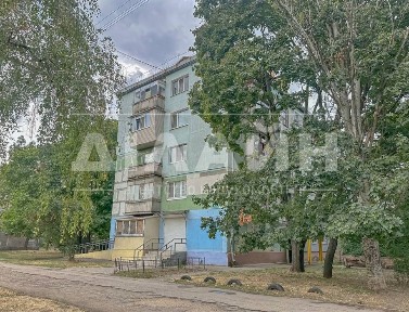 Затишна 2 х кімн по Лахтинскій