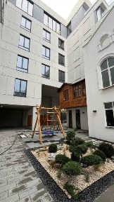 Продаж квартири на вул. Коновальця