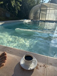 Будинок на березі Днепра з власним причалом та гостевим будинком