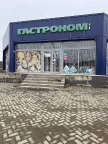 Продається магазин та склад у селі В. Кучурів 50 метрів до «Мальдів»