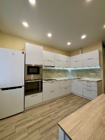 • АКТУАЛЬНА! Однокімнатна квартира 40м2 в ЖК Варшавський Мікрорайон