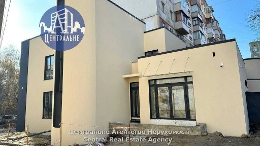 Оренда цокольного приміщення у фасадній будівлі