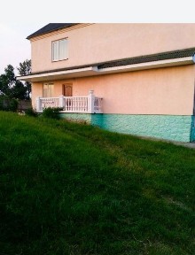 Продаж будинку двоповерхового