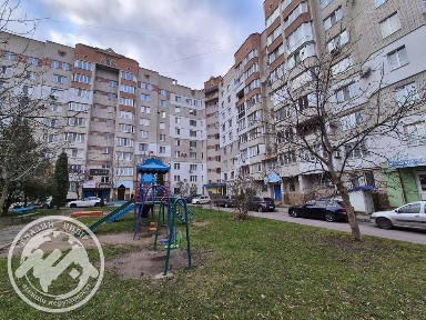 Продаю 3-к квартиру на Поділлі