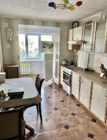 СДАМ 3 Комнатную квартиру СУПЕР район РАЗДЕЛЬАЯ Балкон Есть всё