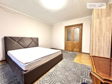 Нижній Вал вулиця, мікрорайон Поділ, район Подільський, Київ, метро Контрактова площа, вул. Нижній Вал 41 • ID 33677138