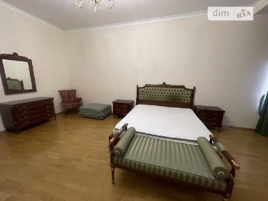 Хрещатик вулиця, мікрорайон Липки, район Печерський, Київ, метро Майдан Незалежності, вул. Хрещатик 15 • ID 33643375