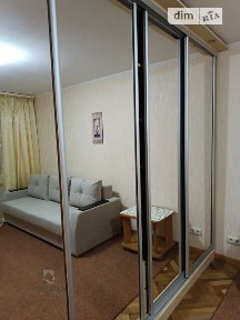 Михайла Донця вулиця, мікрорайон Відрадний, район Солом'янський, Київ, метро Берестейська, вул. Михайла Донця 28 • ID 33595730